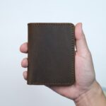 Ví dáng đứng gọn gàng năng động chất da bò sáp bền bỉ