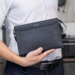 Mẫu Clutch nam cầm tay gọn gàng sang trọng từ dòng da Epsom nổi tiếng
