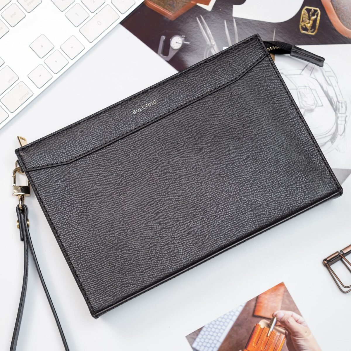 Chất liệu da epsom được sử dụng trên mẫu Clutch cầm tay cmk1223 nhà Bulltino