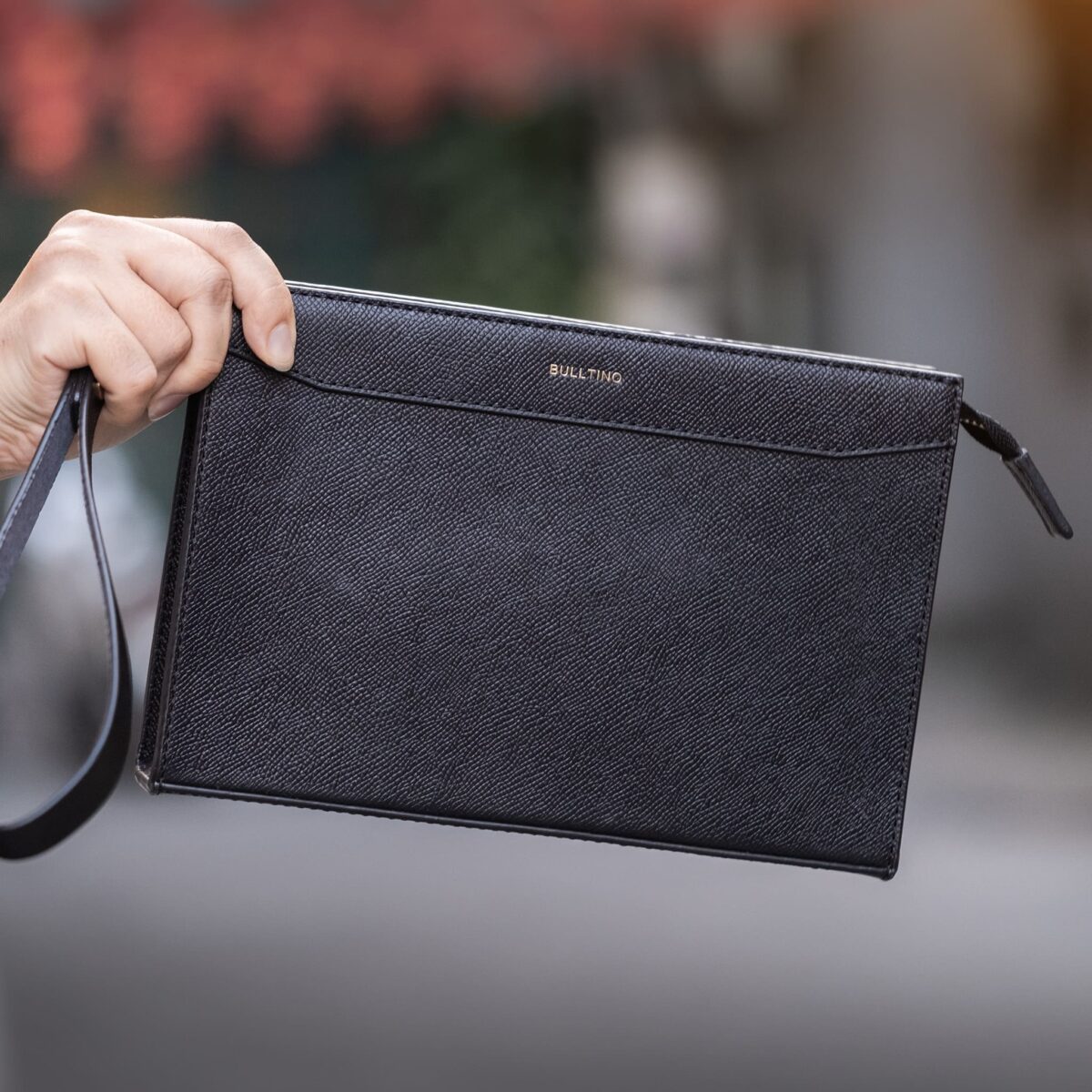Mẫu Clutch cầm tay bì thư đơn giản được làm từ dòng da Epsom cao cấp bền bỉ sang trọng