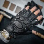 Mẫu găng tay biker hở ngón cao cấp được hoàn thiện từ dòng da cừu thật cao cấp