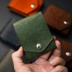 Ví mini pocket từ da bò thảo mộc Pueblo nhỏ gọn đẹp mắt màu Xanh Olive